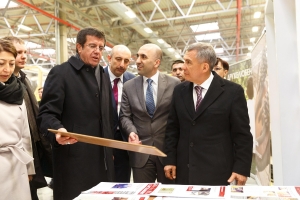 Министр экономики Турции и президент Татарстана посетили завод KASTAMONU в ОЭЗ «Алабуга»